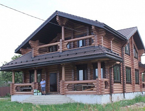 Домик из лиственницы. . 2016 г. Использованы TopLasur UV+,  TopLasur №24. Фото - Руслан Алиев в рамках конкурса "belinka. сделано сLOVEнией"