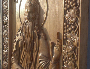 Резная гогофа с предстоящими, резной поклонный крест, икона Филарет Милостивый. Использованы Lasur №15, TopLasur UV plu. Фото - Александр Паладин в рамках конкурса belinka. сделано сLOVEнией