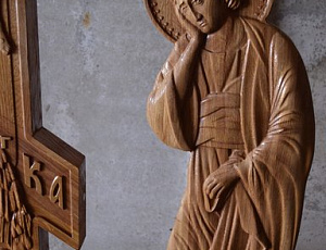 Резная гогофа с предстоящими, резной поклонный крест, икона Филарет Милостивый. Использованы Lasur №15, TopLasur UV plu. Фото - Александр Паладин в рамках конкурса belinka. сделано сLOVEнией